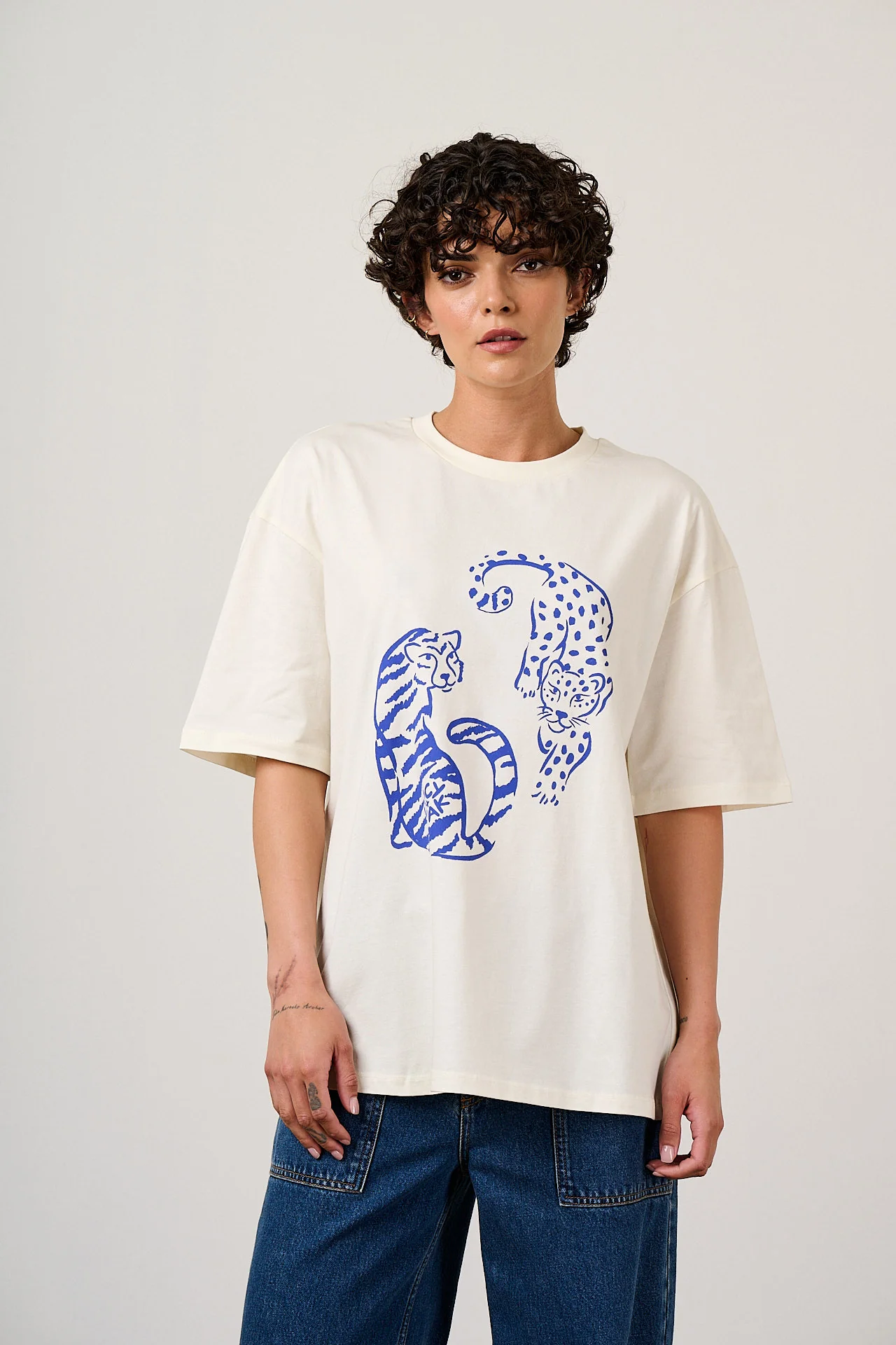 Lucy and Yak clothing reviewed by fit range, fabric, and wardrobe use - Lucy and Yak Benny - Oversized Cotton T-Shirt in Ecru Tiger
