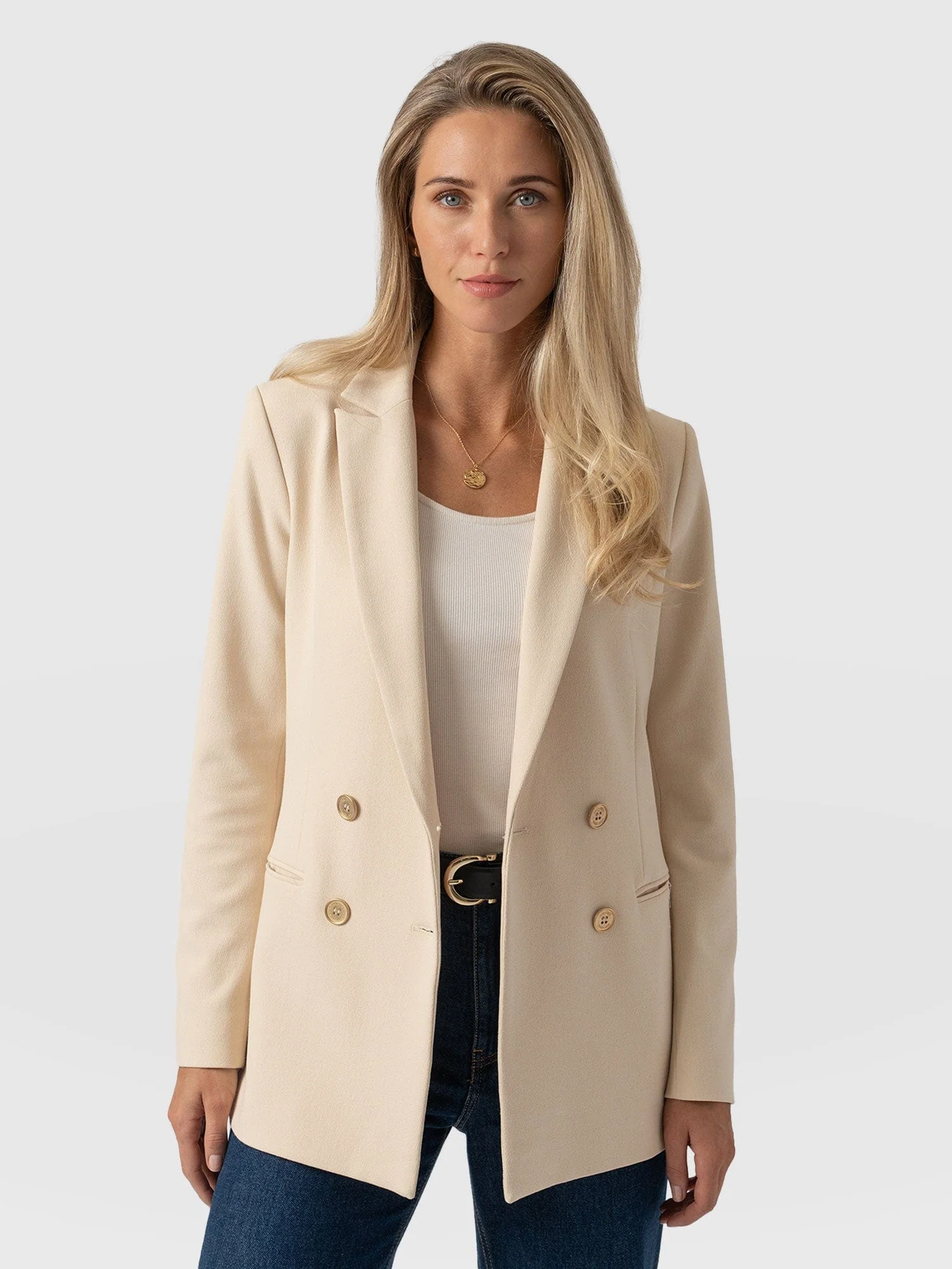 Soft blazer options reviewed for shoulder movement and smart-casual wear - Saint and Sofia Cambridge Blazer Crepe - Beige